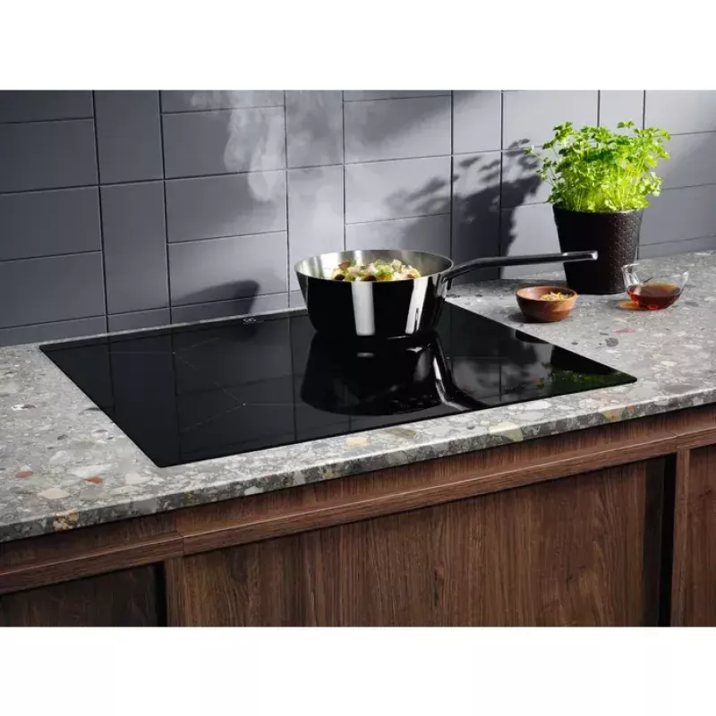Placa de indução de encastrar Electrolux LIL61434C preta 59 cm 4 zona(s)
