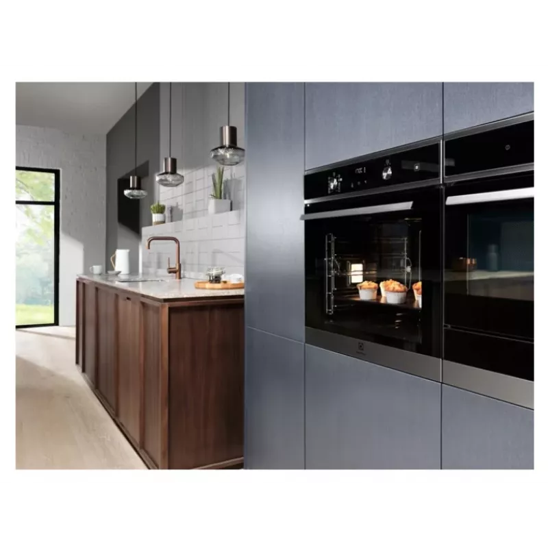 Forno elétrico de encastrar Electrolux EOD4P57H — 72 L, autolimpeza pirolítica, vapor e ventilação, grelhador 2300W, preto