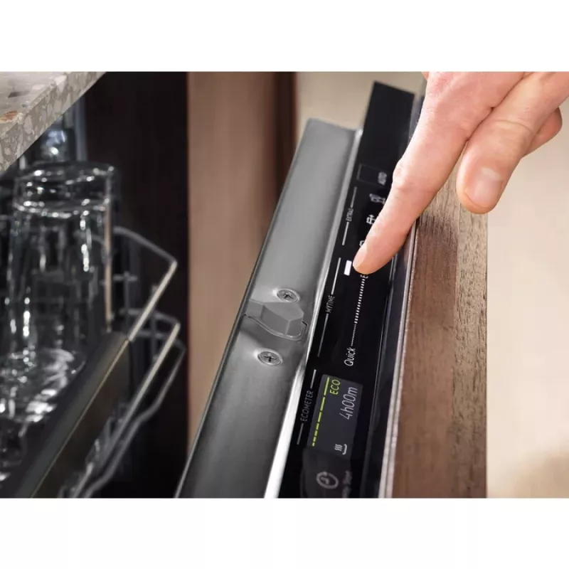 Máquina de lavar loiça totalmente integrada Electrolux QuickSelect 13 EEQ47210L — 13 serviços, 60 cm, AirDry, 8 programas