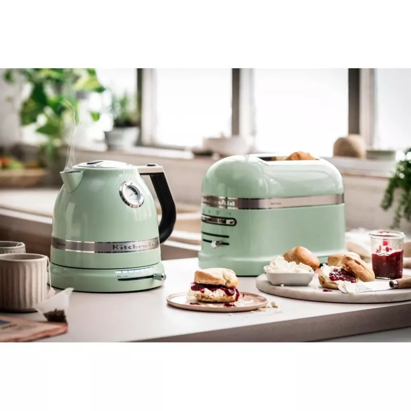 Chaleira elétrica KitchenAid 5KEK1522EPT 1,5 l 2400 W preto, verde, aço inoxidável