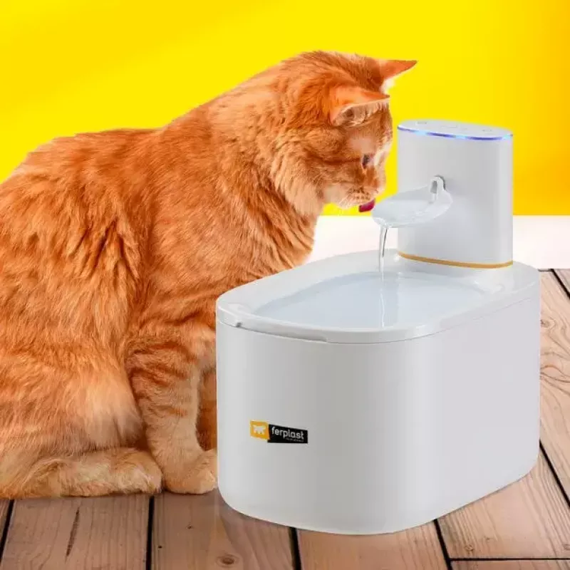 Fonte para animais FERPLAST ASTRA 3L com sensor de movimento — 3 l tecnopolímero, alimentação por pilha/DC, filtração em 3 fases