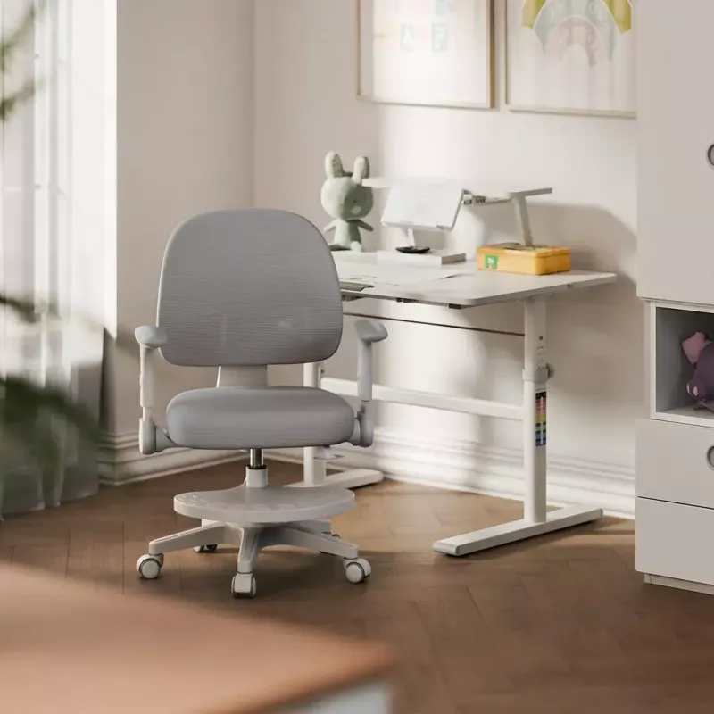 Cadeira giratória mark adler Junior 5.0 — encosto ergonómico em rede, assento em espuma, altura ajustável 42–54 cm, cinzenta