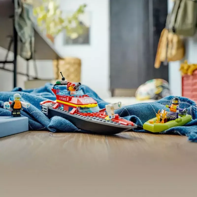 Conjunto LEGO Barco de Resgate dos Bombeiros 60373 — série City, 144 peças, 3 minifiguras, idade 5+, dimensões 80×230×70 mm