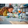 Conjunto de construção LEGO Avião de Passageiros 60367 — série City, 913 peças, 2 minifiguras, interior detalhado