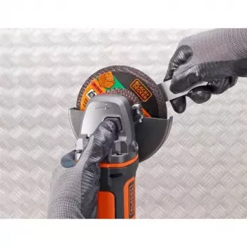 Rebarbadora Black & Decker BCG720N — sem fios 18V Li-Ion, disco 12,5 cm, até 8600 rpm, 3 posições da pega