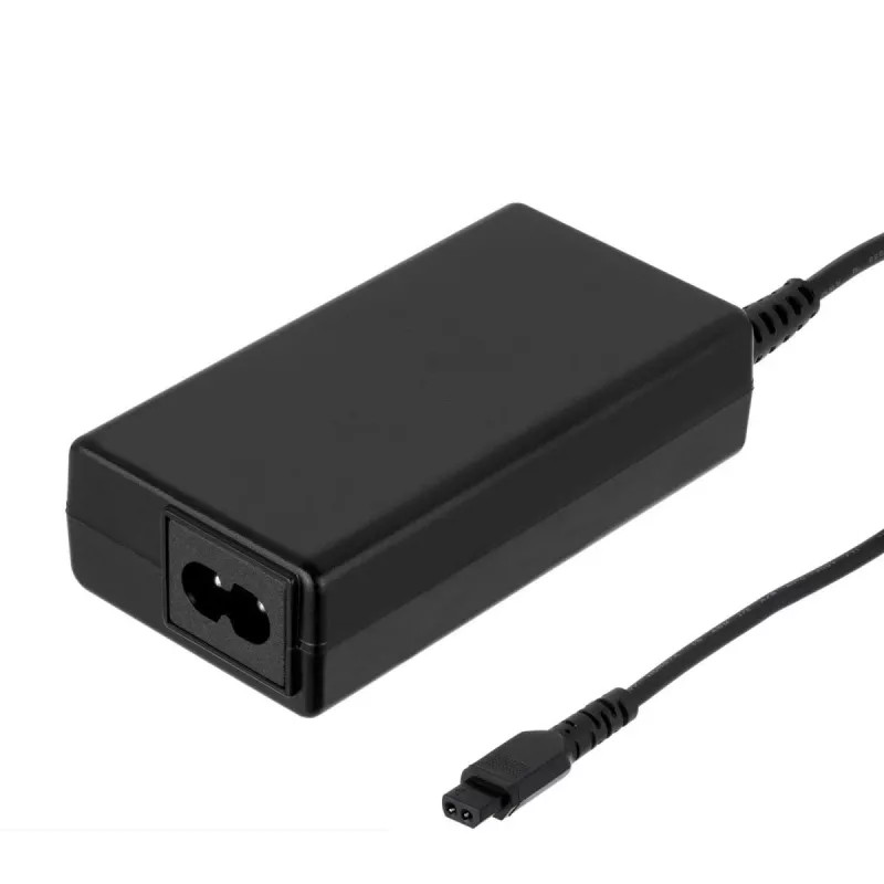 Fonte de alimentação universal para portátil Akyga AK-NU-12 65 W, 18,5–20 V, 6 fichas intercambiáveis, preto