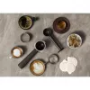Máquina de café expresso AEG EC6-1-6BST, manual, aparelho de bancada, depósito de água 1,0 l, 15 bar, espumador de leite, 1450 W, controlo por toque, preto