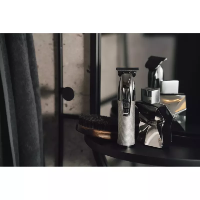 Aparador de barba Adler AD 2836S, bateria de lítio sem fios, 0,9–6 mm, 4 níveis de comprimento, lâminas de aço inoxidável, prateado
