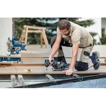 Bosch GDR 18V-200 C Professional aparafusadora de impacto a bateria, 18 V, solo (sem bateria e carregador), azul/preto