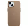 Capa Apple FineWoven com MagSafe iPhone 15 Taupe