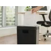 Destruidora de documentos TRACER Edge10L corte cruzado, capacidade de 10 folhas, corte de 6 mm, depósito de 10 L, preta