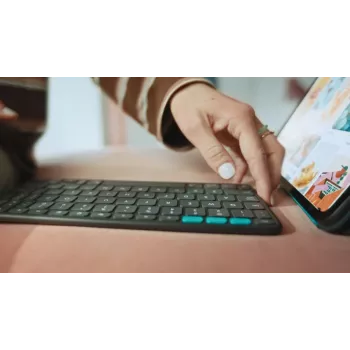 Capa Flip Folio Logitech grafite - iPad Pro 13-in (M4) iPad Air 13-in (M2 & M3) Qwerty UK
