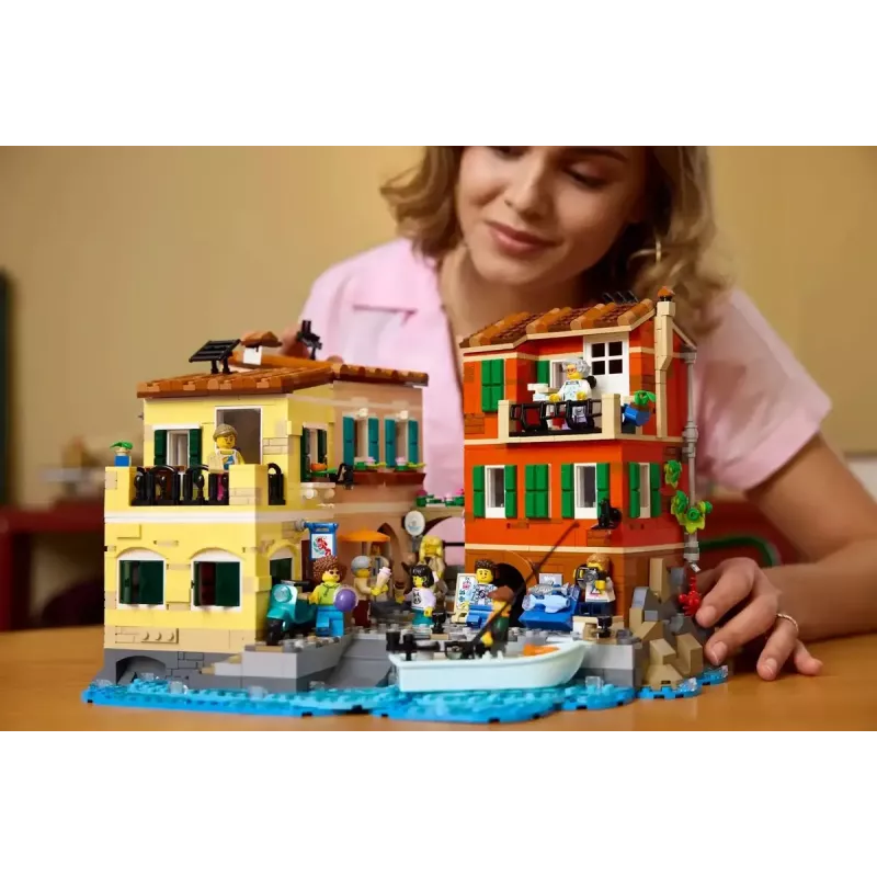 Conjunto de construção LEGO Ideas 21359 Riviera Italiana, 3251 peças, 10 minifiguras, a partir de 18 anos