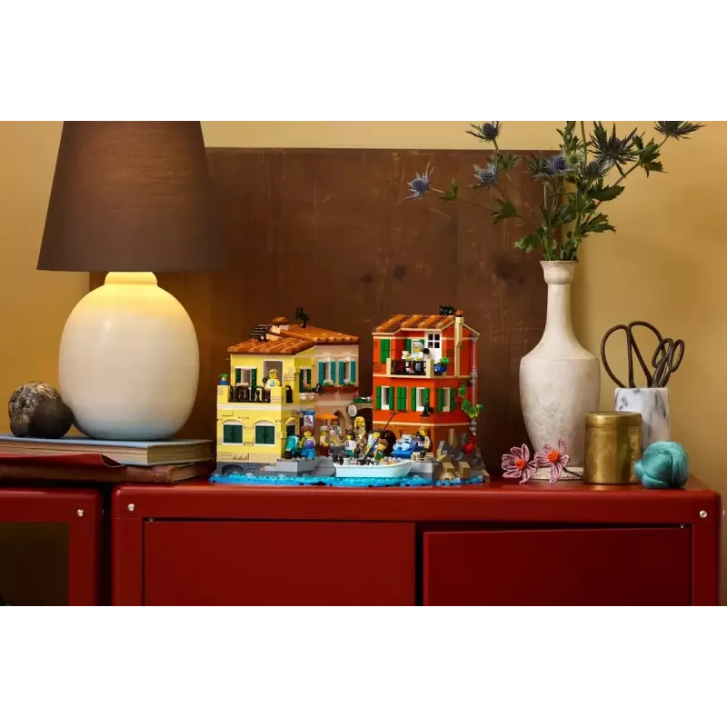 Conjunto de construção LEGO Ideas 21359 Riviera Italiana, 3251 peças, 10 minifiguras, a partir de 18 anos