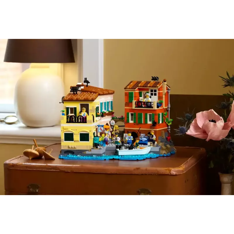 Conjunto de construção LEGO Ideas 21359 Riviera Italiana, 3251 peças, 10 minifiguras, a partir de 18 anos