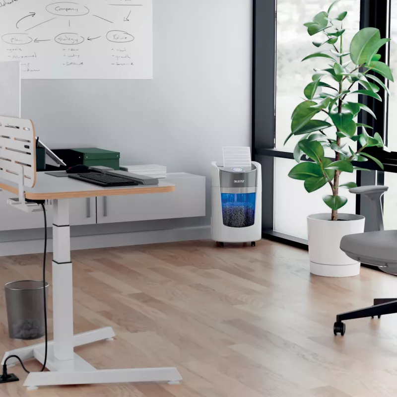 Destruidora de papel Leitz IQ OptiMax Small Office 350 corte em micropartículas nível de segurança P5 22 L – branco
