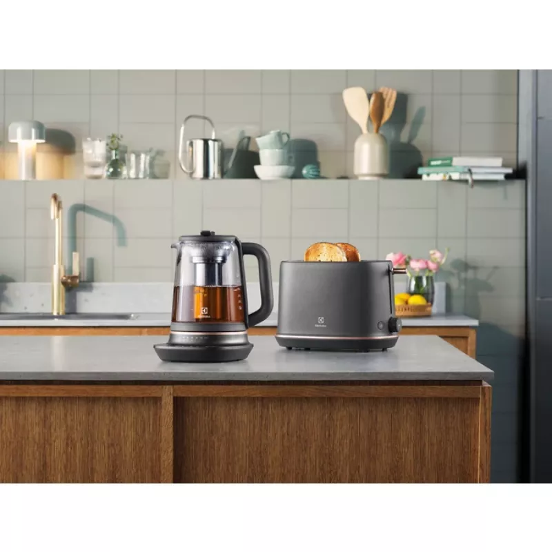 Electrolux E7GK1-8BP chaleira elétrica 1,7 l 2000 W preto, cobre