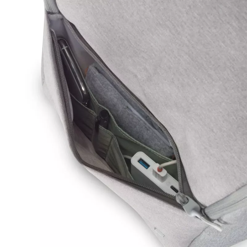 Mochila DICOTA Eco Motion – Mochila para portátil 13-15,6 polegadas – Cinzento claro / Poliéster Rpe 600d