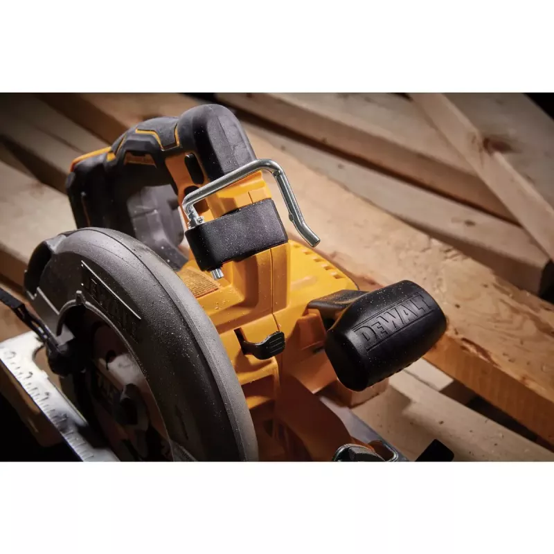 Serra circular portátil DeWALT DCS573NT-XJ