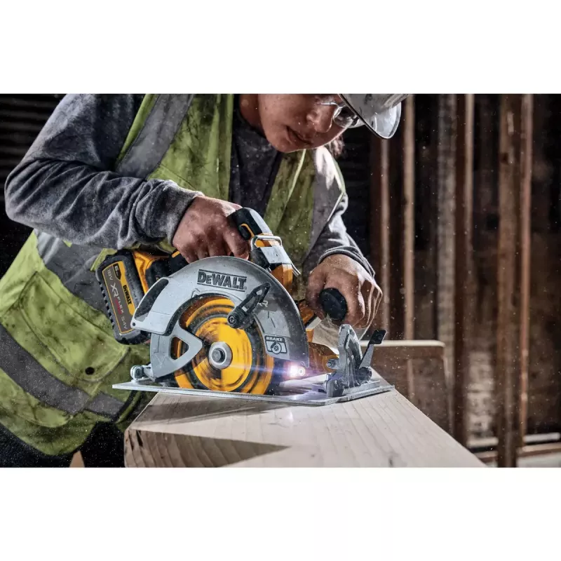 Serra circular portátil DeWALT DCS573NT-XJ