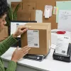 Balança digital de encomendas e envios DYMO M10 | capacidade até 10 kg | 20 cm x 20 cm