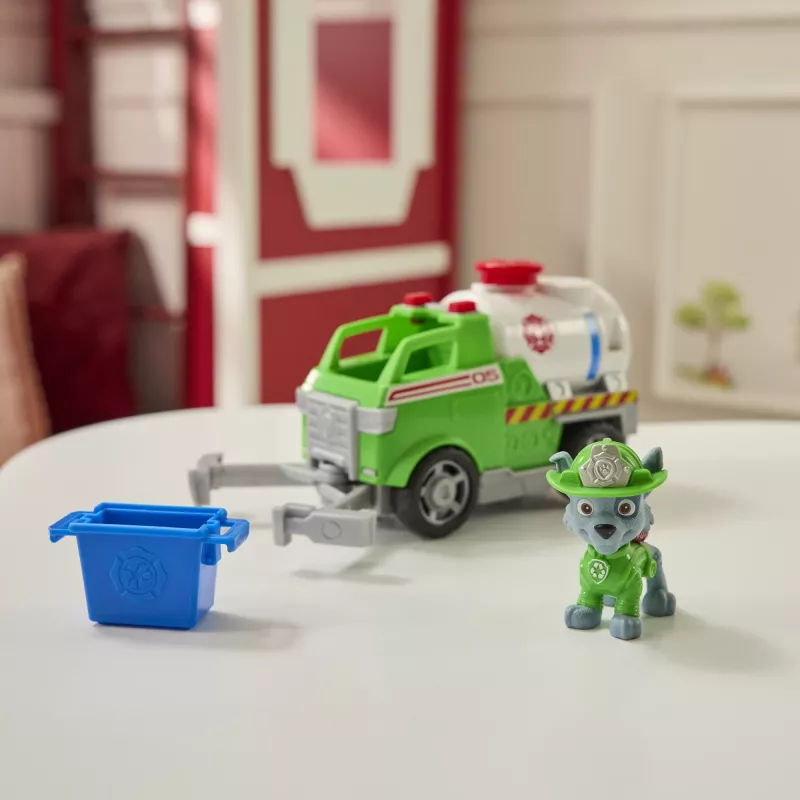 PAW Patrol Fire Rescue: Rocky Rescue Camião-cisterna de bombeiros com figura de ação, braço de garra e camião de brinquedo, brinquedo para rapazes e raparigas a partir dos 3 anos