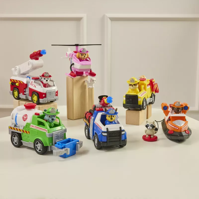 PAW Patrol Fire Rescue: Rocky Rescue Camião-cisterna de bombeiros com figura de ação, braço de garra e camião de brinquedo, brinquedo para rapazes e raparigas a partir dos 3 anos