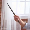 Spin Master Wizarding World Harry Potter varinha autêntica de Alvo Dumbledore com suporte de Hogwarts, para jogos de papéis, de plástico, a partir dos 14 anos