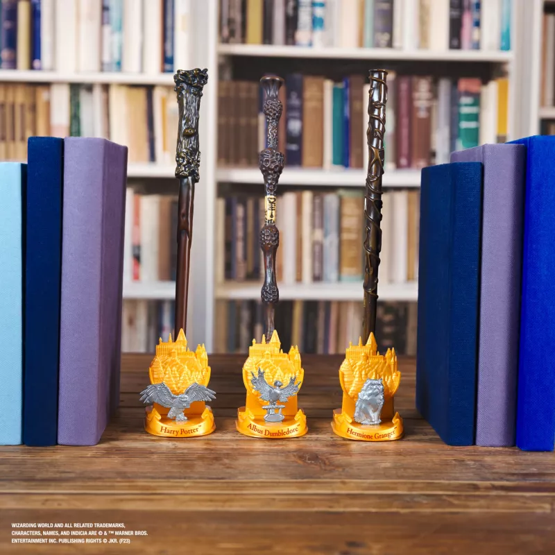 Wizarding World Harry Potter, varinha mágica de colecionador Hermione Granger de 12 polegadas com suporte e ícone em metal fundido, criaturas mágicas, acessório de disfarce