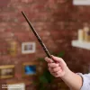 Wizarding World Harry Potter, varinha mágica de colecionador Hermione Granger de 12 polegadas com suporte e ícone em metal fundido, criaturas mágicas, acessório de disfarce