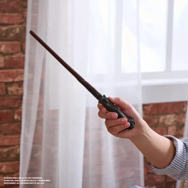 Wizarding World Harry Potter, varinha mágica de colecionador Harry Potter de 12 polegadas com suporte e ícone em metal fundido, criaturas mágicas, acessório para disfarces