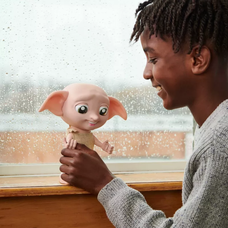 Brinquedo interativo Wizarding World Harry Potter Dobby função de fala AAA multicolor