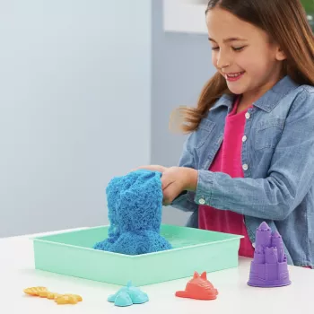 Kinetic Sand, conjunto de caixa de areia, presentes criativos de Páscoa, inclui 1 lb de areia moldável azul, 4 ferramentas e moldes, armazenamento, brinquedo sensorial para crianças a partir dos 3 anos