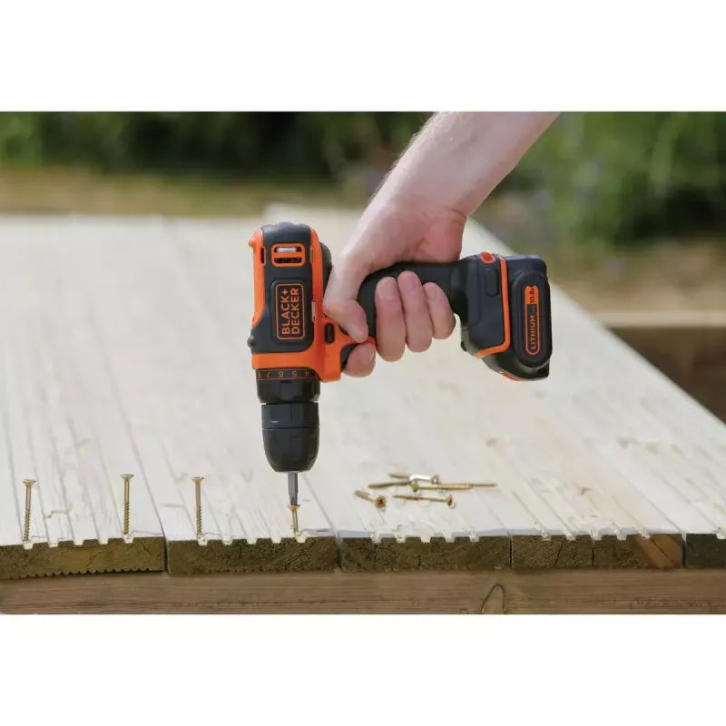 Berbequim de punho de pistola Black & Decker BDCDD12-QW, sem chave, 1,5 Ah