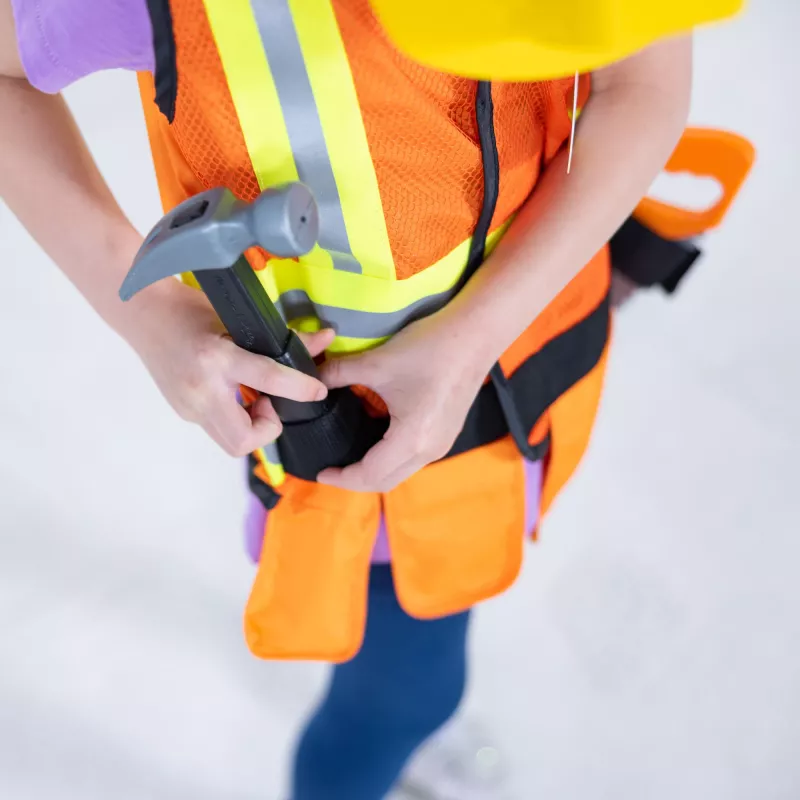 Melissa & Doug Conjunto de disfarce de trabalhador da construção civil (6 peças)