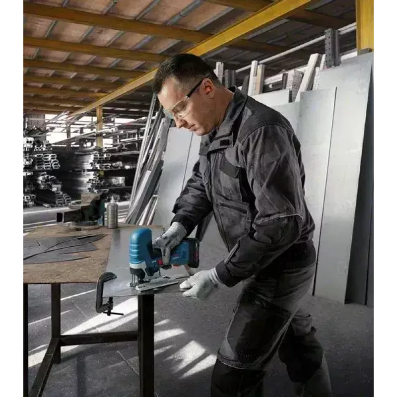Bosch GST 18V-125 S Professional serra de recortes a bateria, 18 V, 3500 SPM, sem escovas, solo (sem bateria e carregador), L-BOXX, azul/preto