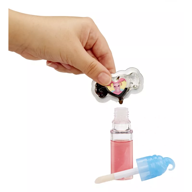 MGA Entertainment boneca com brilho labial Yummiland Sour Sweeties - Gabi Gummybear