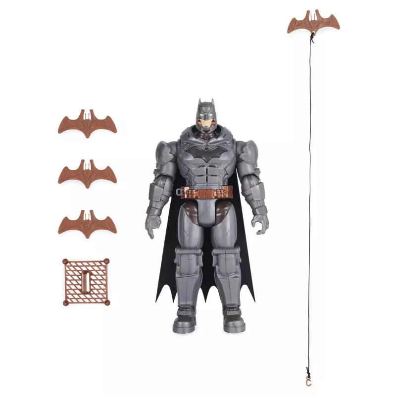 Spin Master Batman 30 cm Deluxe figura de ação com função de soco e lançamento, 5 acessórios, efeitos de luz e som, a partir dos 4 anos