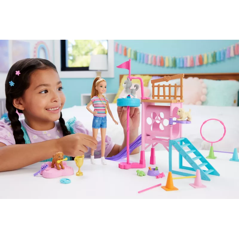 Barbie and Stacie to the Rescue conjunto de brincar parque para cachorros com boneca, 3 réplicas de cães e acessórios