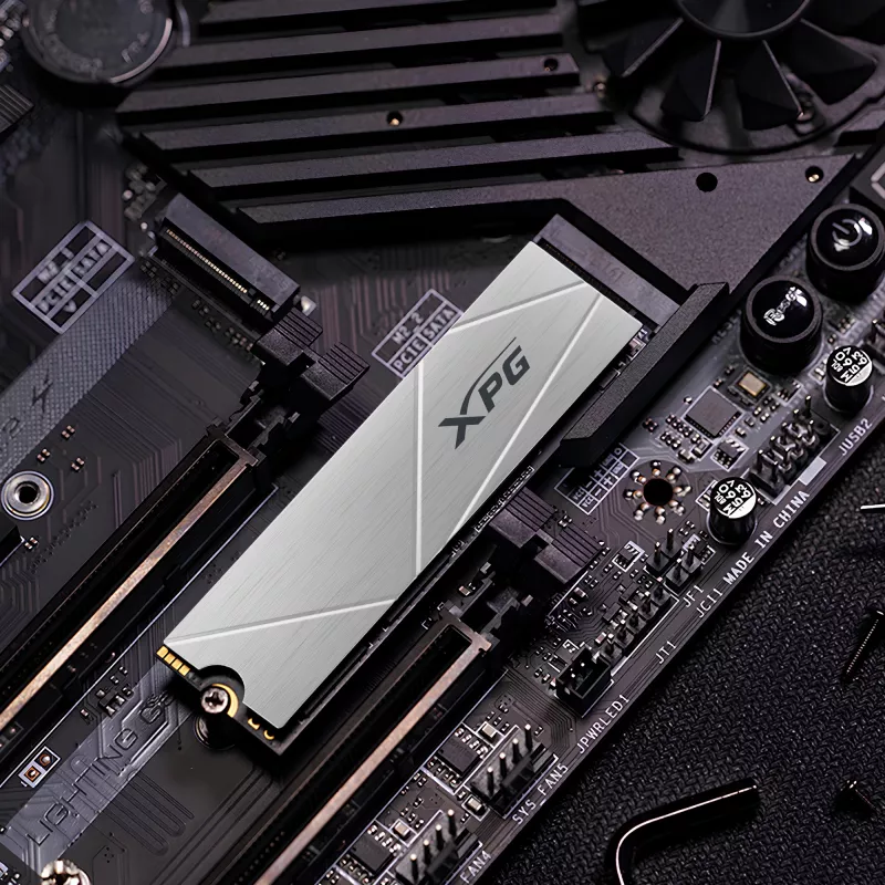 Disco SSD ADATA 1 TB M.2 PCI Express 4.0 NVMe GAMMIX S60