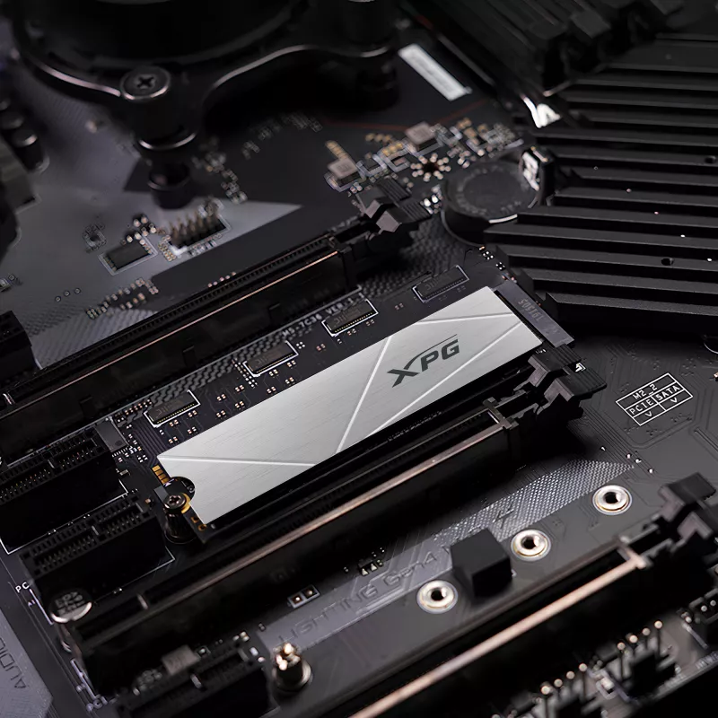 Disco SSD ADATA 512 GB M.2 PCI Express 4.0 NVMe GAMMIX S60