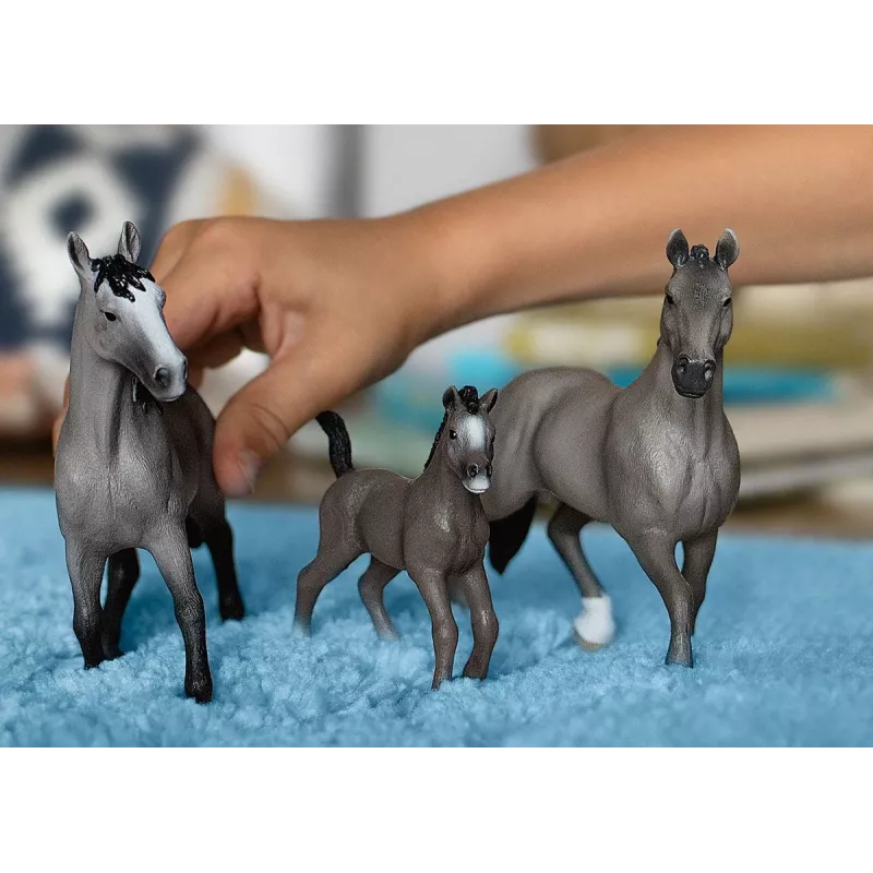 schleich HORSE CLUB égua Selle Français, 5 anos, cavalos, preto, cinzento, plástico