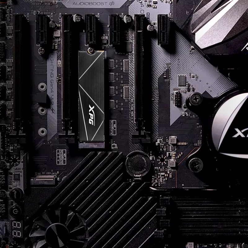 SSD M.2 512 GB ADATA XPG GAMMIX S70 BLADE — PCIe 4.0 NVMe, Leitura 7400 MB/s, Escrita 2600 MB/s