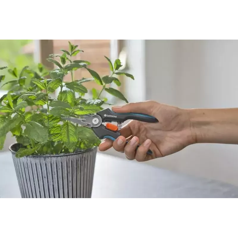 Tesoura de poda Gardena GripCut 12213-20 punho de plástico preto verde lâmina de aço inoxidável