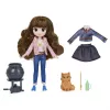 Wizarding World Harry Potter, conjunto de presente de boneca Brilliant Hermione Granger de 8 polegadas com 5 acessórios e 2 outfits, brinquedo para crianças a partir de 6 anos
