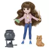 Wizarding World Harry Potter, conjunto de presente de boneca Brilliant Hermione Granger de 8 polegadas com 5 acessórios e 2 outfits, brinquedo para crianças a partir de 6 anos