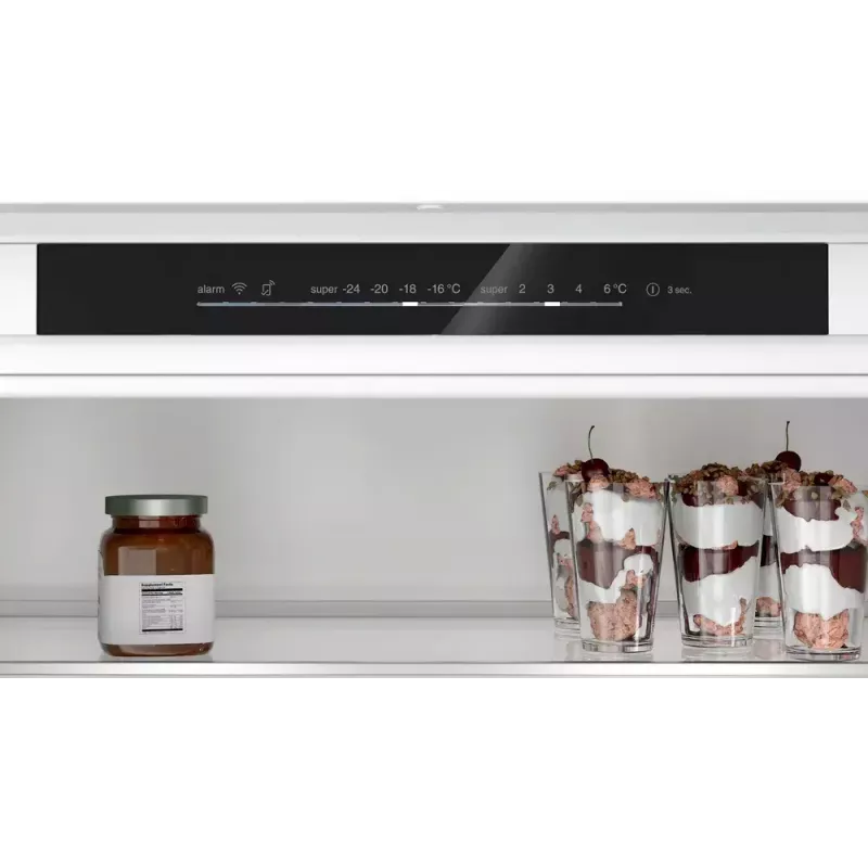 Combinado encastrável Bosch KBN96NSE0 — 383 L total, 285 L refrigeração, 98 L congelação, NoFrost, porta reversível, 34 dB, branco