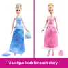 Disney Princess histórias 2 em 1 boneca de moda Cinderella com 2 partes de cima encaixáveis, 2 saias e 9 acessórios