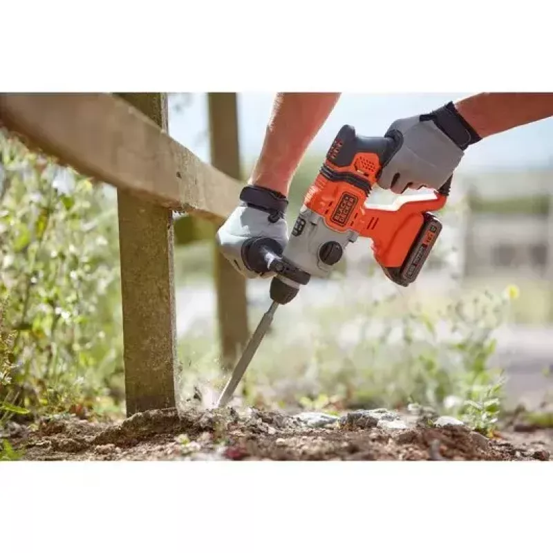 Berbequim Black & Decker BCD900B-XJ