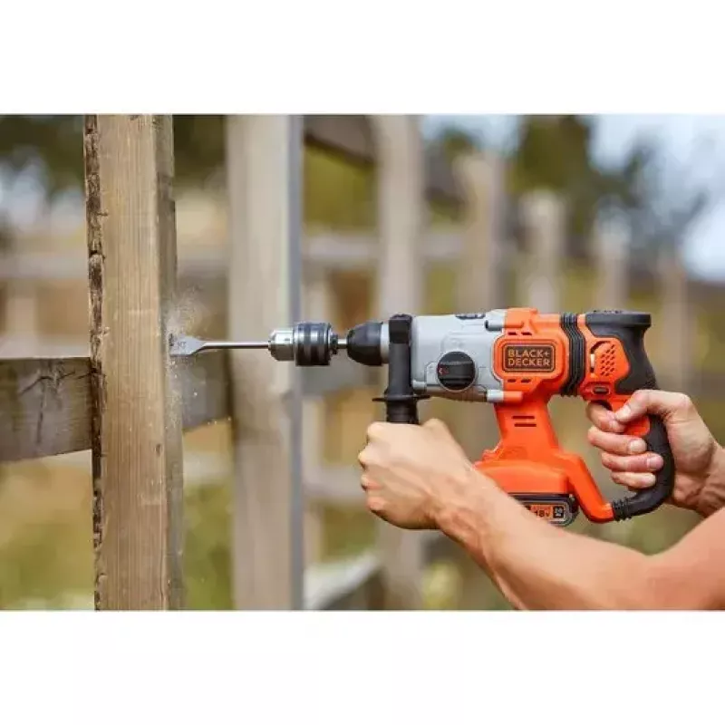 Berbequim Black & Decker BCD900B-XJ